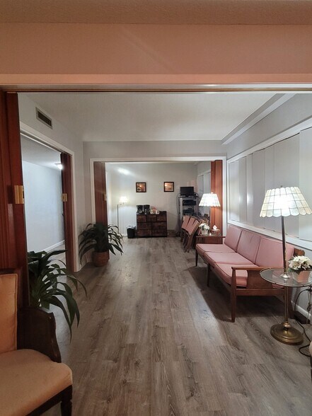 More Photos Of 1108 N Dixie Fwy, New Smyrna Beach Funeral Home For Sale