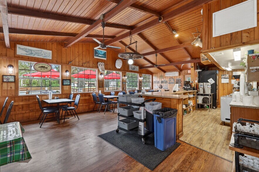 More Photos Of 2396 N Country Road 470, Lake Panasoffkee General Retail For Sale