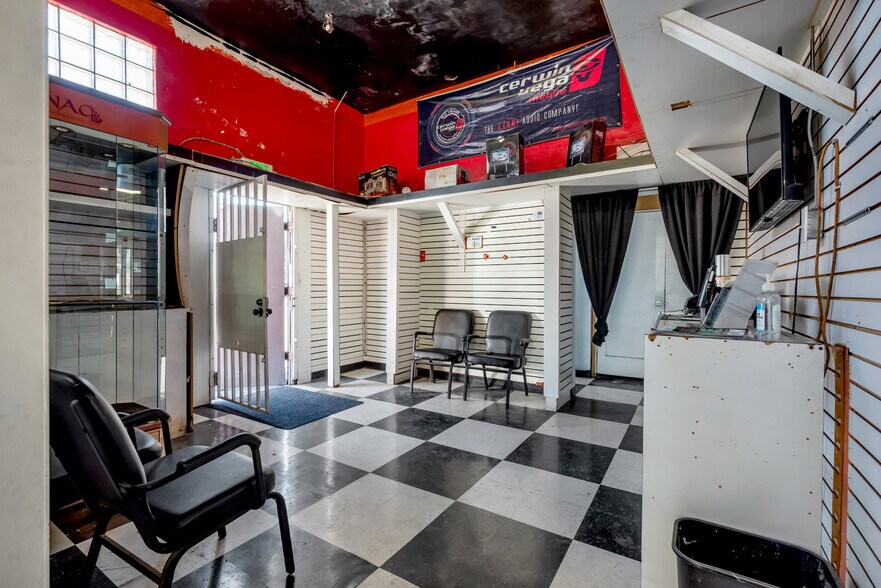 More Photos Of 200 N Cherokee Ln, Lodi Storefront For Sale
