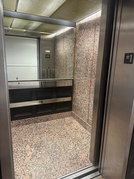 More Photos Of 2000 N Classen Blvd, Oklahoma City Office For Lease