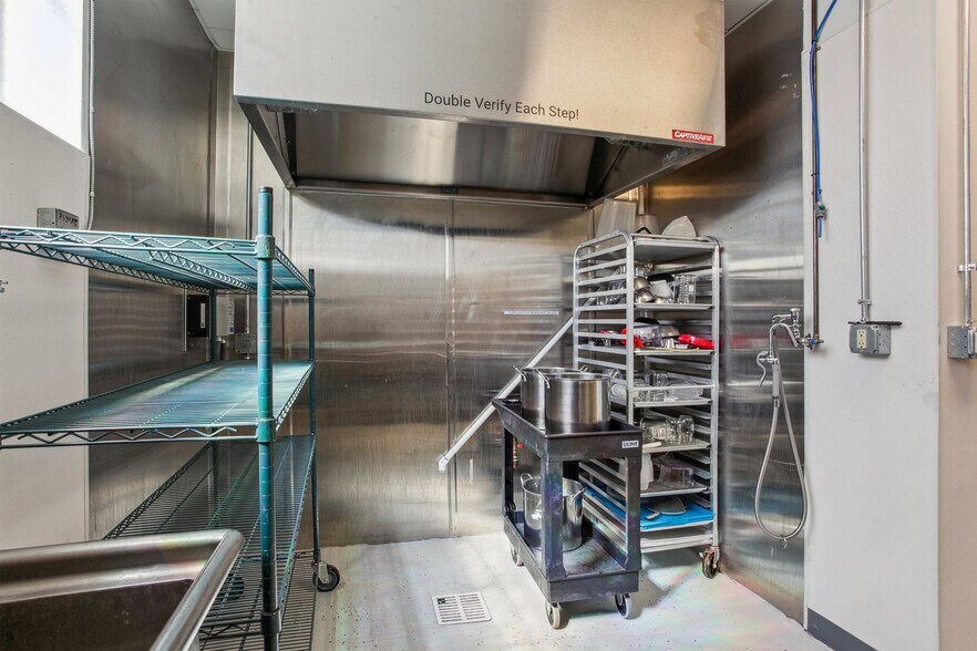 More Photos Of 963 Federal Blvd, Denver Storefront For Lease