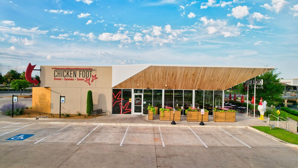 More Photos Of 1316 W Memorial Rd, Oklahoma City Restaurant For Lease