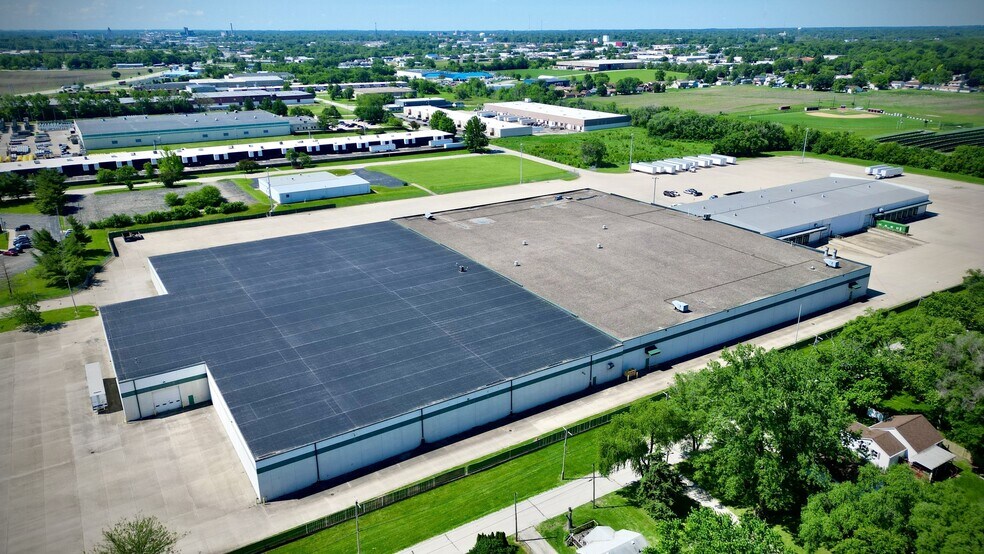 More Photos Of 2380 E Millikin Pky, Decatur Distribution For Lease