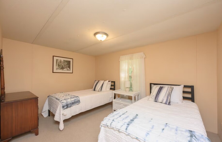 More Photos Of 84-86 Benson Rd, Travelers Rest Specialty For Sale