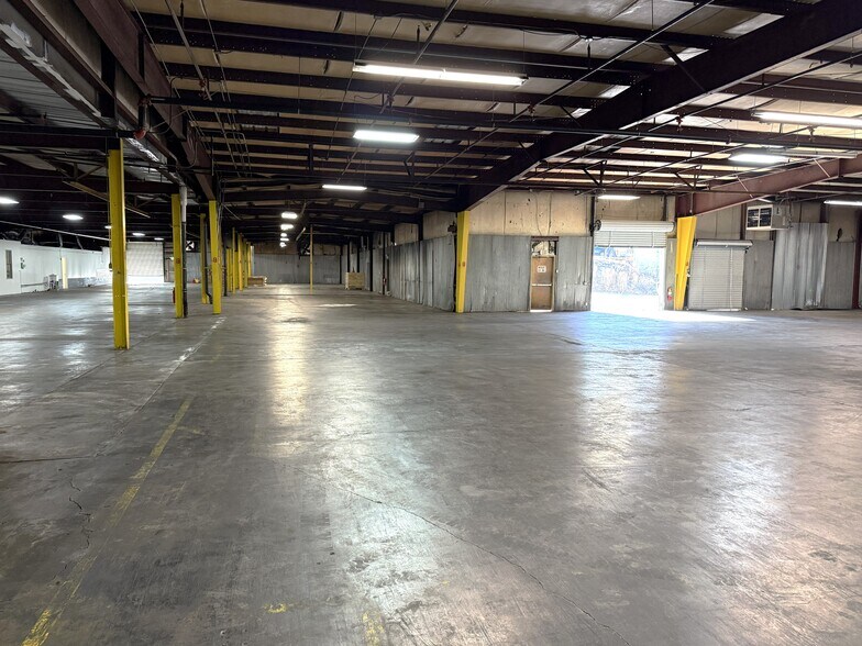 More Photos Of 1718 Highway 138 NE, Conyers Unknown For Lease