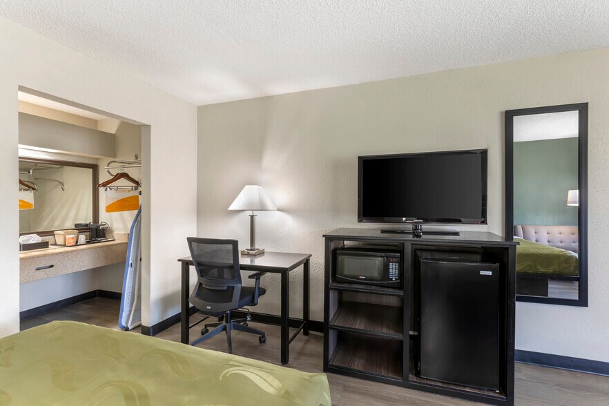 More Photos Of 8929 Old Number Six Hwy, Santee Hotel For Sale