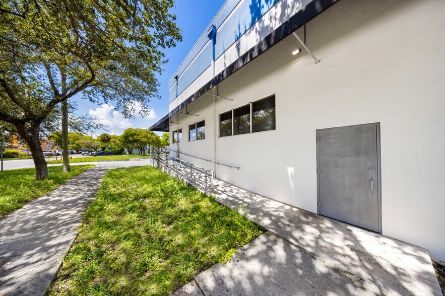 More Photos Of 2601 NW 105th Ave, Miami Warehouse For Sale