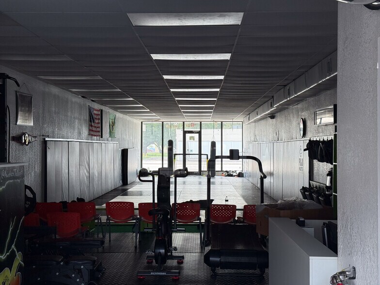 More Photos Of 300-310 W Hallandale Beach Blvd, Hallandale Beach Storefront Retail Office For Lease