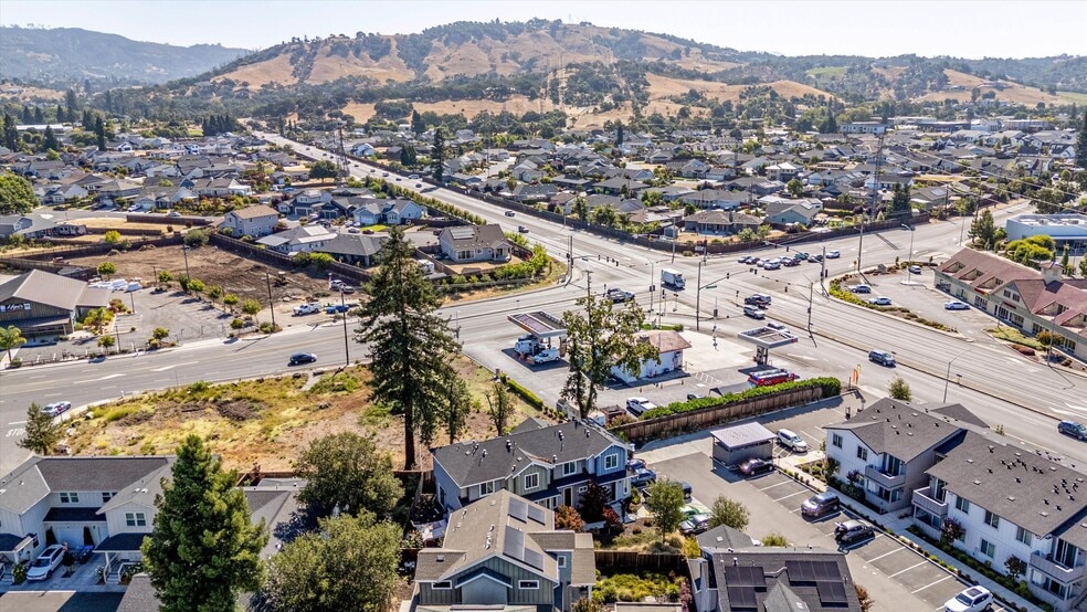 More Photos Of 4040 Alexander David Ct, Larkfield Apartments For Sale