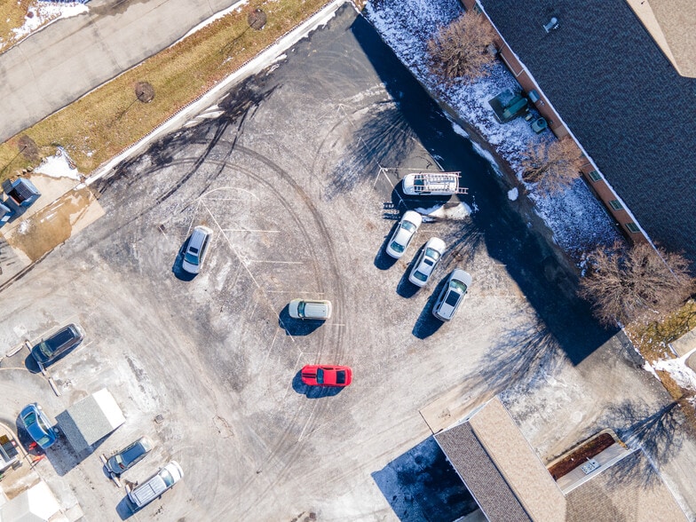 More Photos Of 2306 S Memorial Dr, New Castle General Retail For Lease