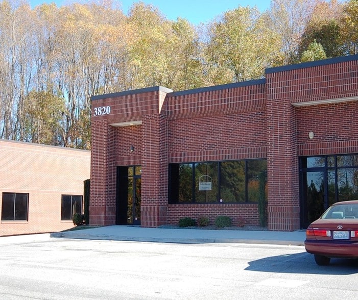 Primary Photo Of 3820 N Elm St, Greensboro Medical For Lease