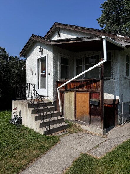 More Photos Of 432 14 NW ave, Calgary Land For Sale