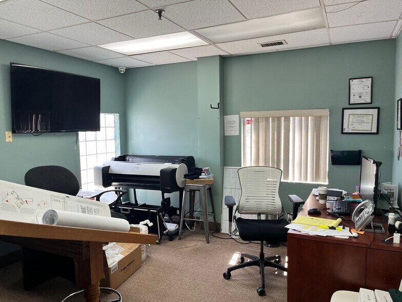 More Photos Of 3508-3520 Hargale Rd, Oceanside Warehouse For Lease