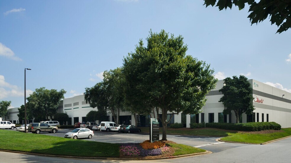 More Photos Of 560 Atlanta S Pky, College Park Unknown For Lease