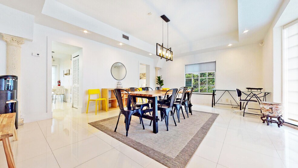 More Photos Of 1400 West Ave, Miami Beach Specialty For Sale