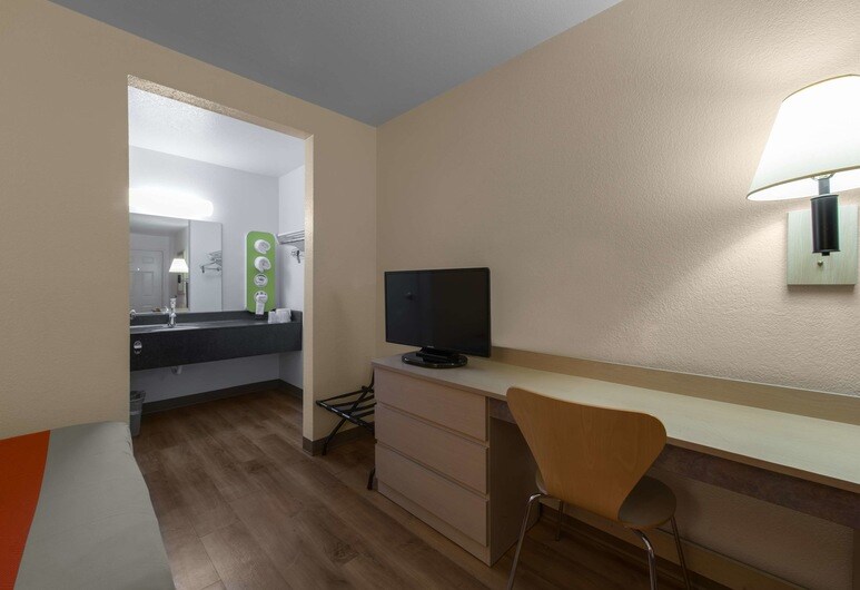 More Photos Of 5522 N Pan Am Expy, San Antonio Hotel For Sale