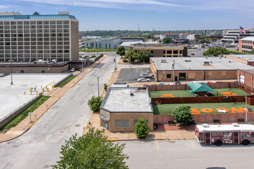More Photos Of 2320 Pine St, Saint Louis Flex For Sale