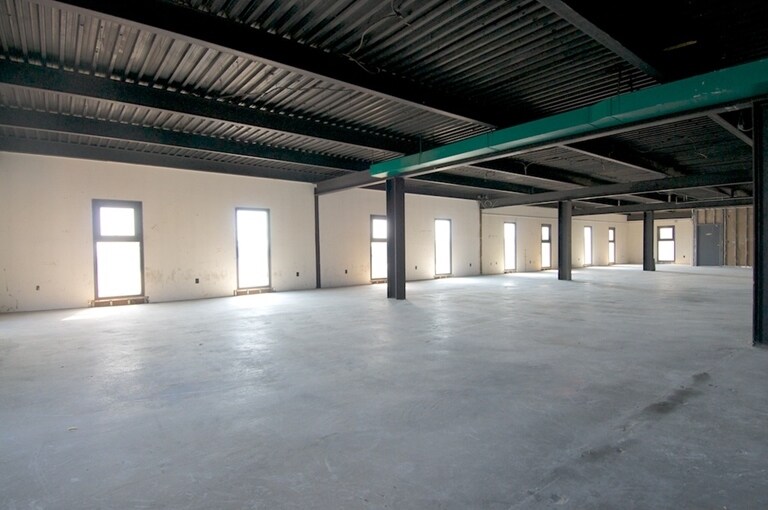 More Photos Of 43 Freeport St, Boston Flex For Lease