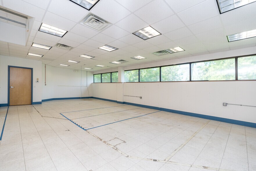 More Photos Of 1900 AM Dr, Quakertown Medical For Lease