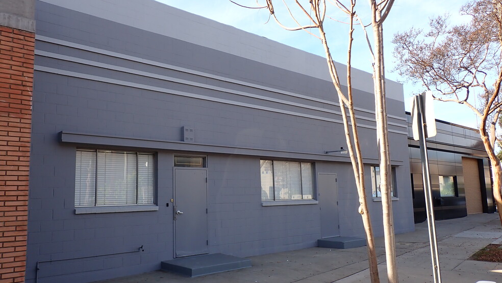 Primary Photo Of 523 S Flower St, Burbank Warehouse For Lease