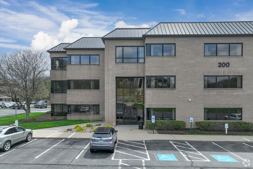 More Photos Of 200 Northpointe Cir, Seven Fields Office Residential For Lease