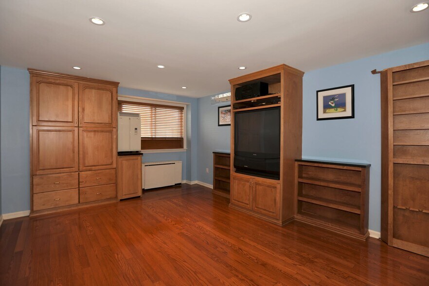 More Photos Of 2185 Lemoine Ave, Fort Lee Apartments For Sale