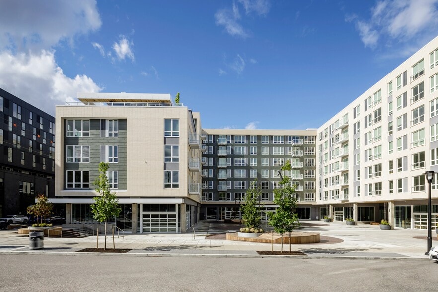 Primary Photo Of 2070 NW Quimby St, Portland Apartments For Lease