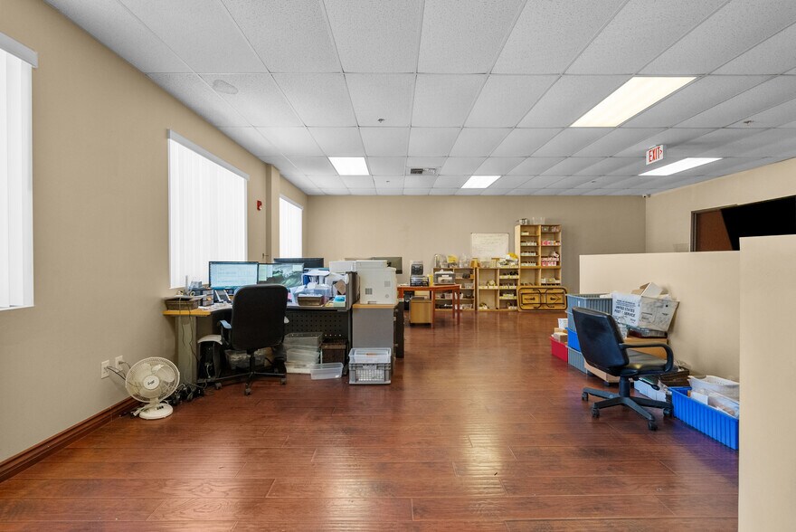 More Photos Of 28041 Smyth Dr, Valencia Light Manufacturing For Lease