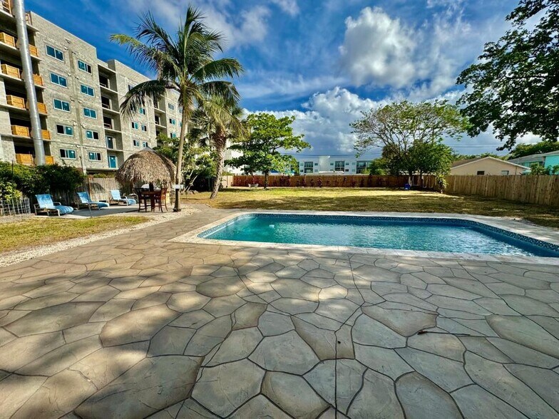 More Photos Of 1123 18th Ave N, Lake Worth Beach Specialty For Sale