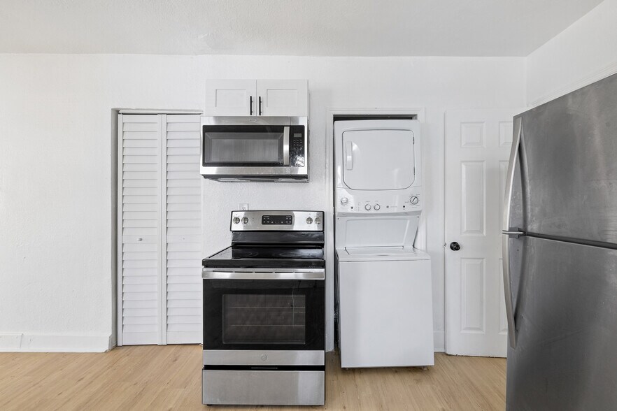 More Photos Of 1761 19th St S, Saint Petersburg Apartments For Sale