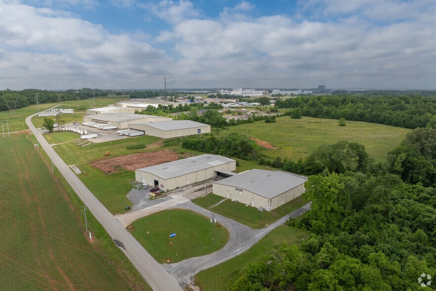 More Photos Of 197 Steed Rd, Decatur Warehouse For Lease