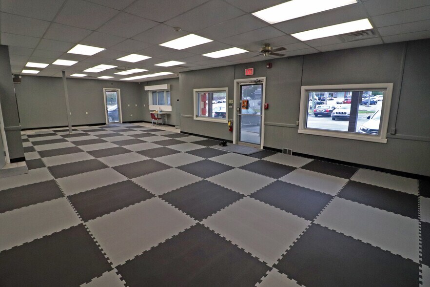 More Photos Of 1107 Lowry Ave, Jeannette Storefront For Sale