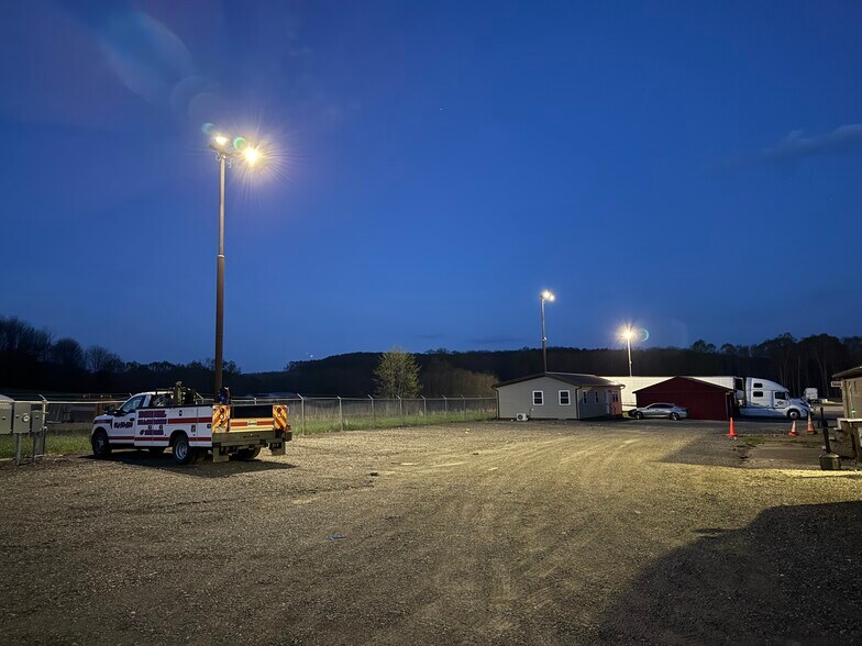 More Photos Of 4881 Pittsburgh Rd, Harrisville Light Distribution For Sale