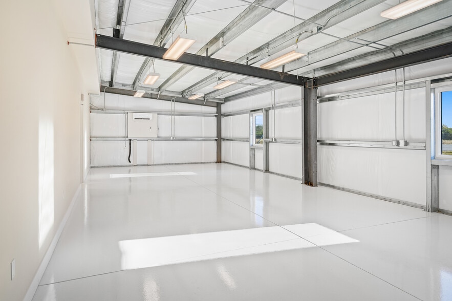 More Photos Of 2590 Airport North Dr, Vero Beach Warehouse For Sale