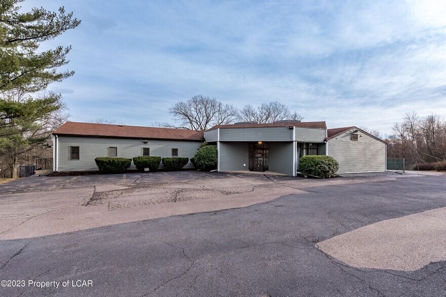 More Photos Of 104 Woodward Hill Rd, Edwardsville Office For Sale