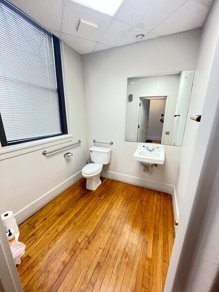 More Photos Of 1330-1336 E 15th St, Tulsa Freestanding For Lease