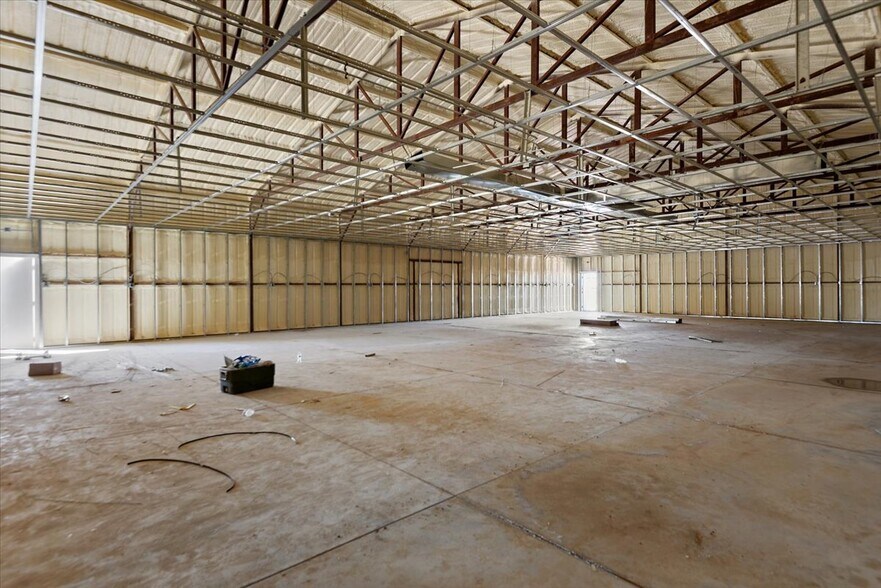 More Photos Of 20040 Grasslands Ln, Ordway Warehouse For Sale