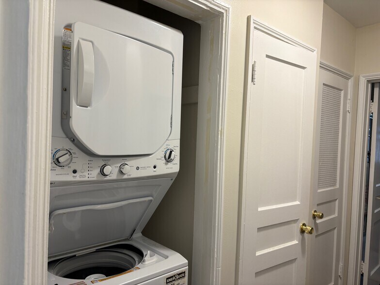 More Photos Of 140 N Pass Ave, Burbank Apartments For Sale