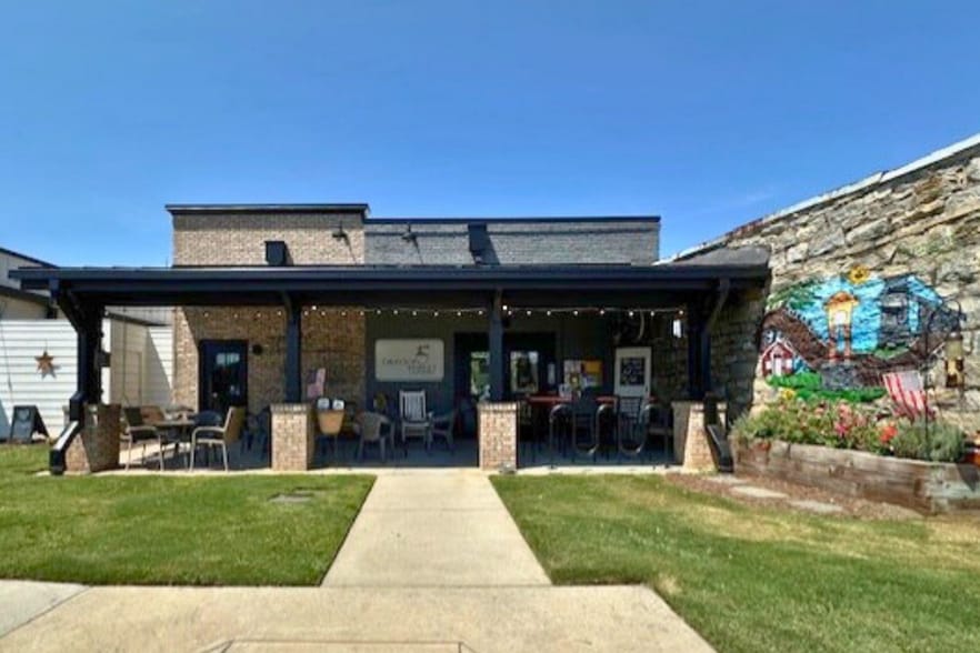 Primary Photo Of 412-416 Grayson Pky, Grayson Storefront For Lease