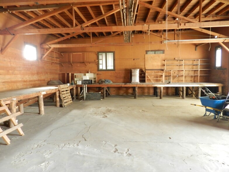 More Photos Of 104 Challis St, Salmon Warehouse For Sale