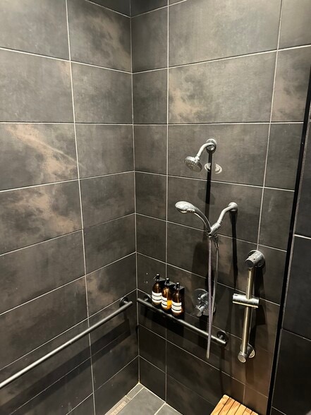 More Photos Of 5200 Wilshire Blvd, Los Angeles Apartments For Lease