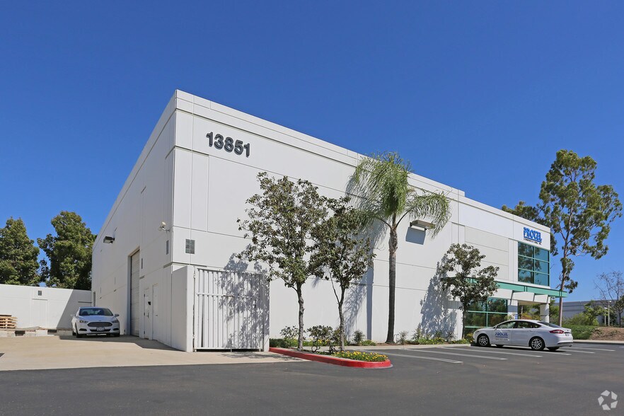 More Photos Of 13851 Danielson St, Poway Warehouse For Sale