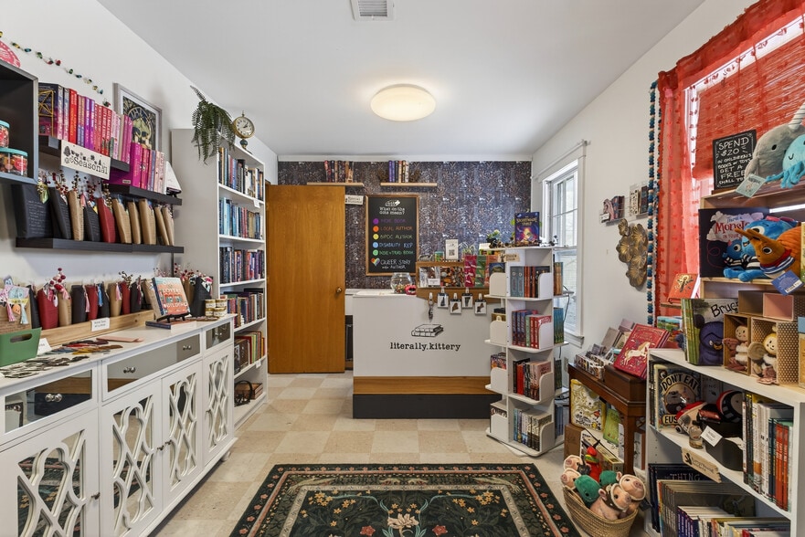 More Photos Of 10 Walker St, Kittery Loft Creative Space For Lease