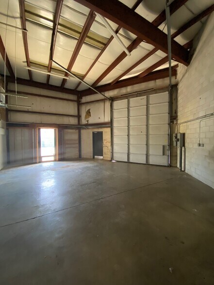 More Photos Of 2421 Bowland Pky, Virginia Beach Light Manufacturing For Lease