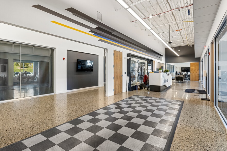 More Photos Of 40000 Grand River Ave, Novi Unknown For Lease