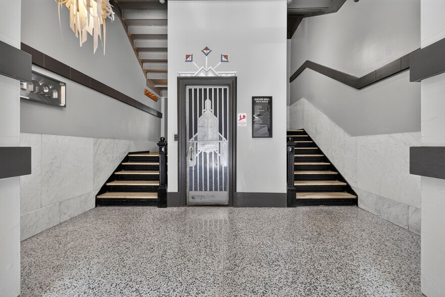 More Photos Of 387-399 N Euclid Ave, Saint Louis Office For Lease