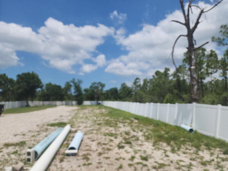 More Photos Of 7401 Sawyer Cir, Port Charlotte Land For Lease