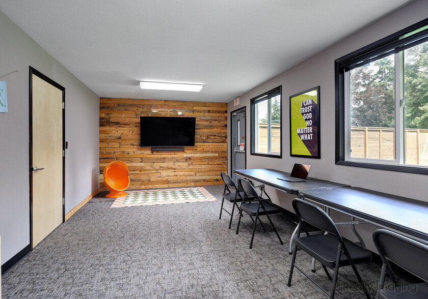 More Photos Of 18390 SW Farmington Rd, Aloha Religious Facility For Sale