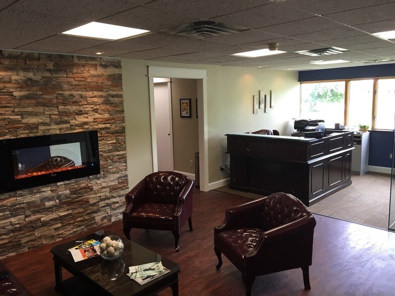 More Photos Of 1676 Viewpond Dr SE, Grand Rapids Office For Lease