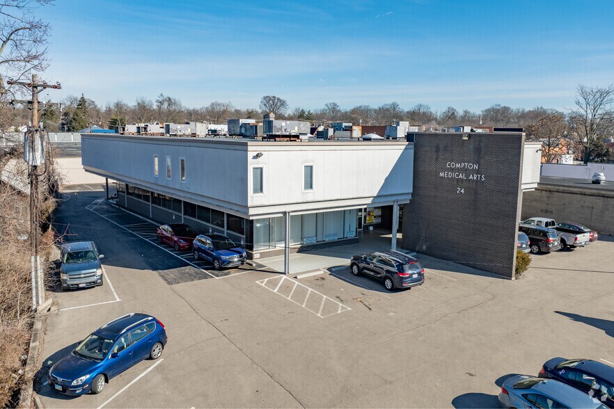 More Photos Of 24 Compton Rd, Cincinnati Medical For Sale